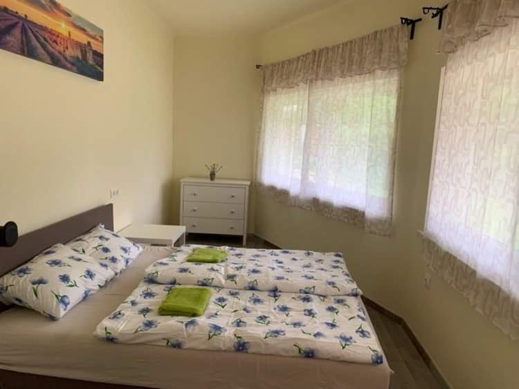 Levendulakert Siofok Apartmanhaz Bagian luar foto