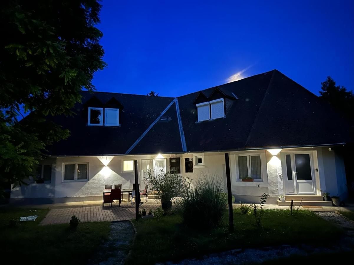 Levendulakert Siofok Apartmanhaz Bagian luar foto