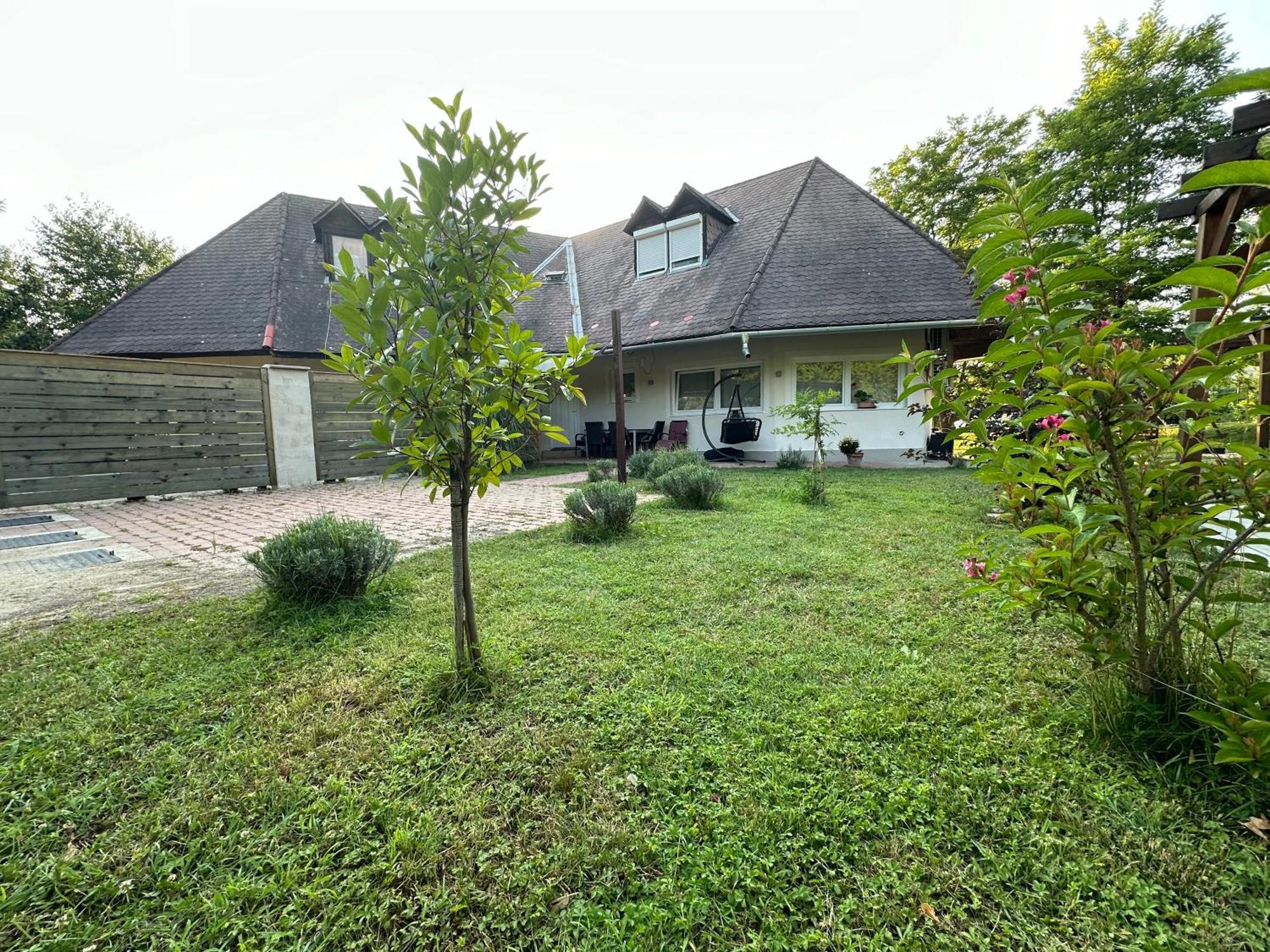 Levendulakert Siofok Apartmanhaz Bagian luar foto